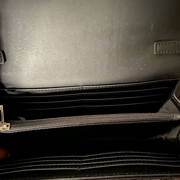 Guess Crossbody Bag - Picture 3 of 4